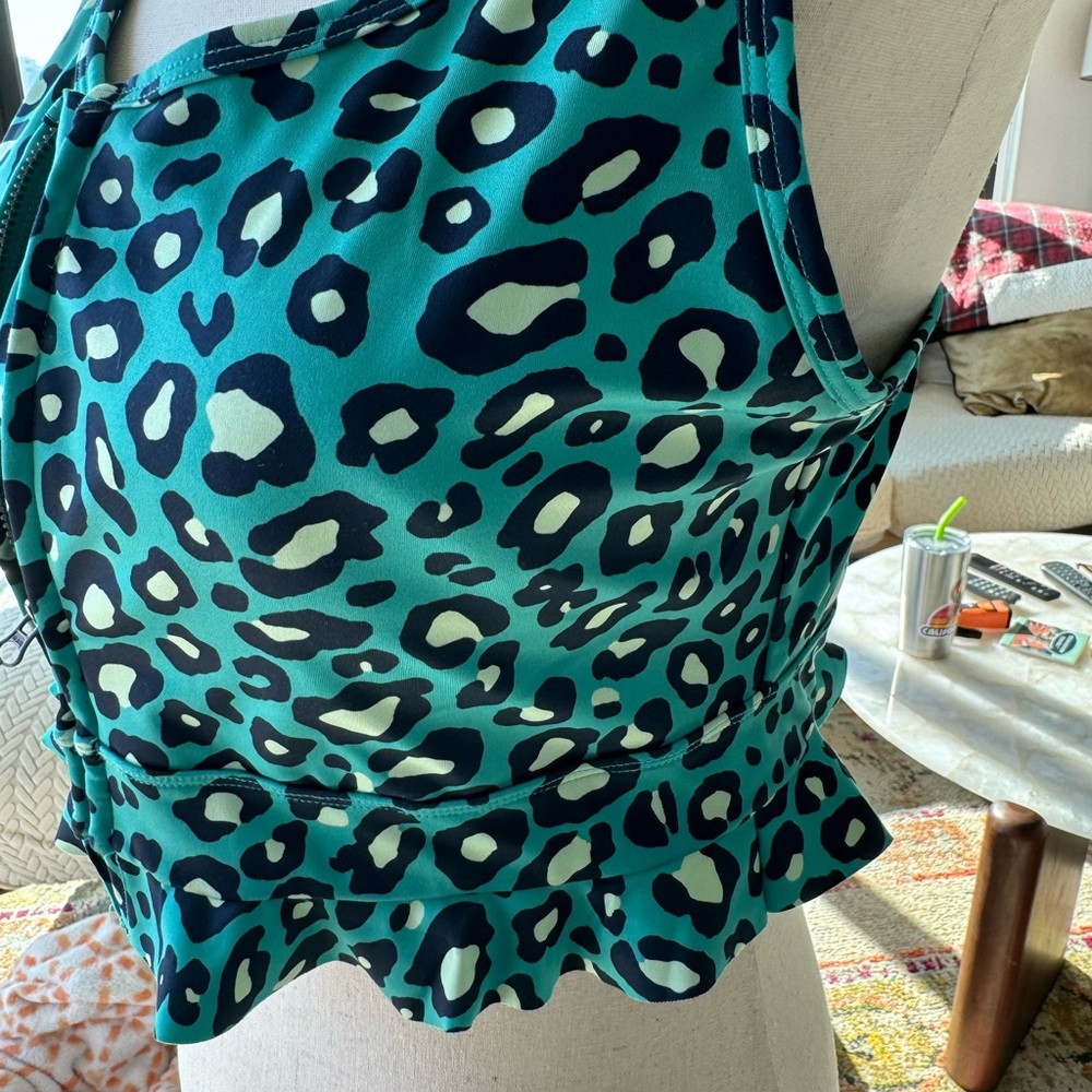 WAVVY (by instagram influencer fittybritty) sports bra top size L - Picture 5 of 6
